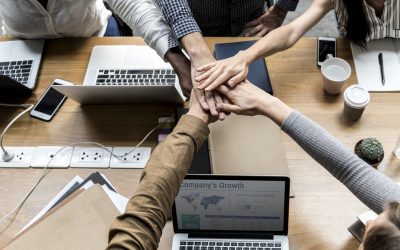 Transformando ideas en experiencias, y equipos en comunidades exitosas.